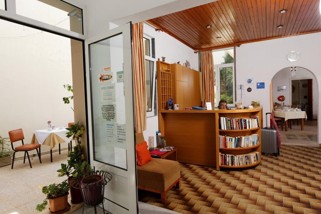 Zorbas Hotel 2*